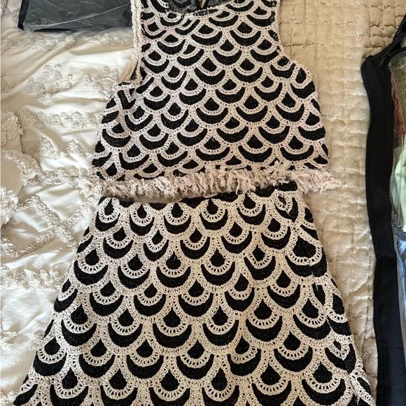 Mango Black and Cream Skirt set - Picture 3 of 3